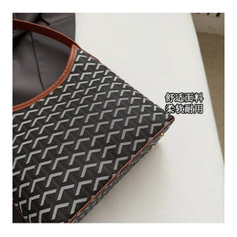 KissICON Tote – Puffed Goose Teeth