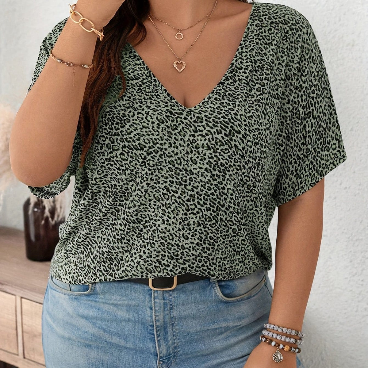 KissICON UK 16 / Olive Green Plus Size, Everyday and Outing, Casual Leopard Print Oversized Women's T-Shirt
