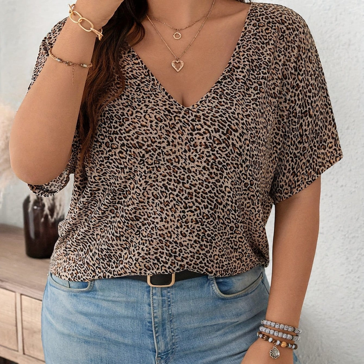 KissICON UK 16 / Polychrome Plus Size, Everyday and Outing, Casual Leopard Print Oversized Women's T-Shirt