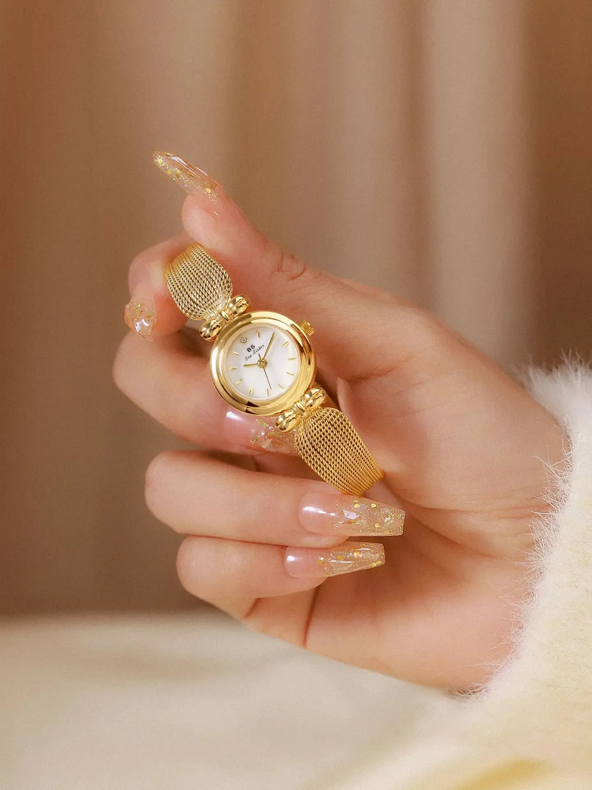 KissICON UTHAI Women Luxury Gold Bracelet Watch Waterproof Quartz