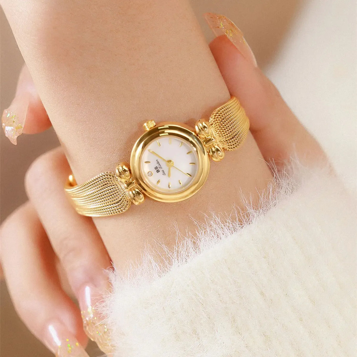 KissICON UTHAI Women Luxury Gold Bracelet Watch Waterproof Quartz