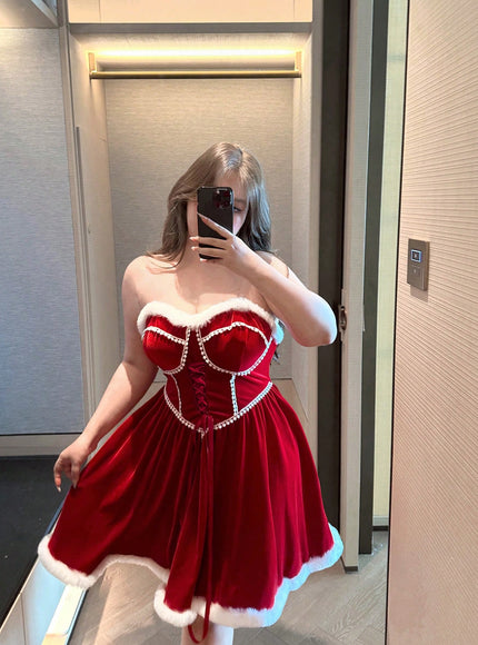 KissICON Vibekara Curve Strapless Dress – Christmas Red