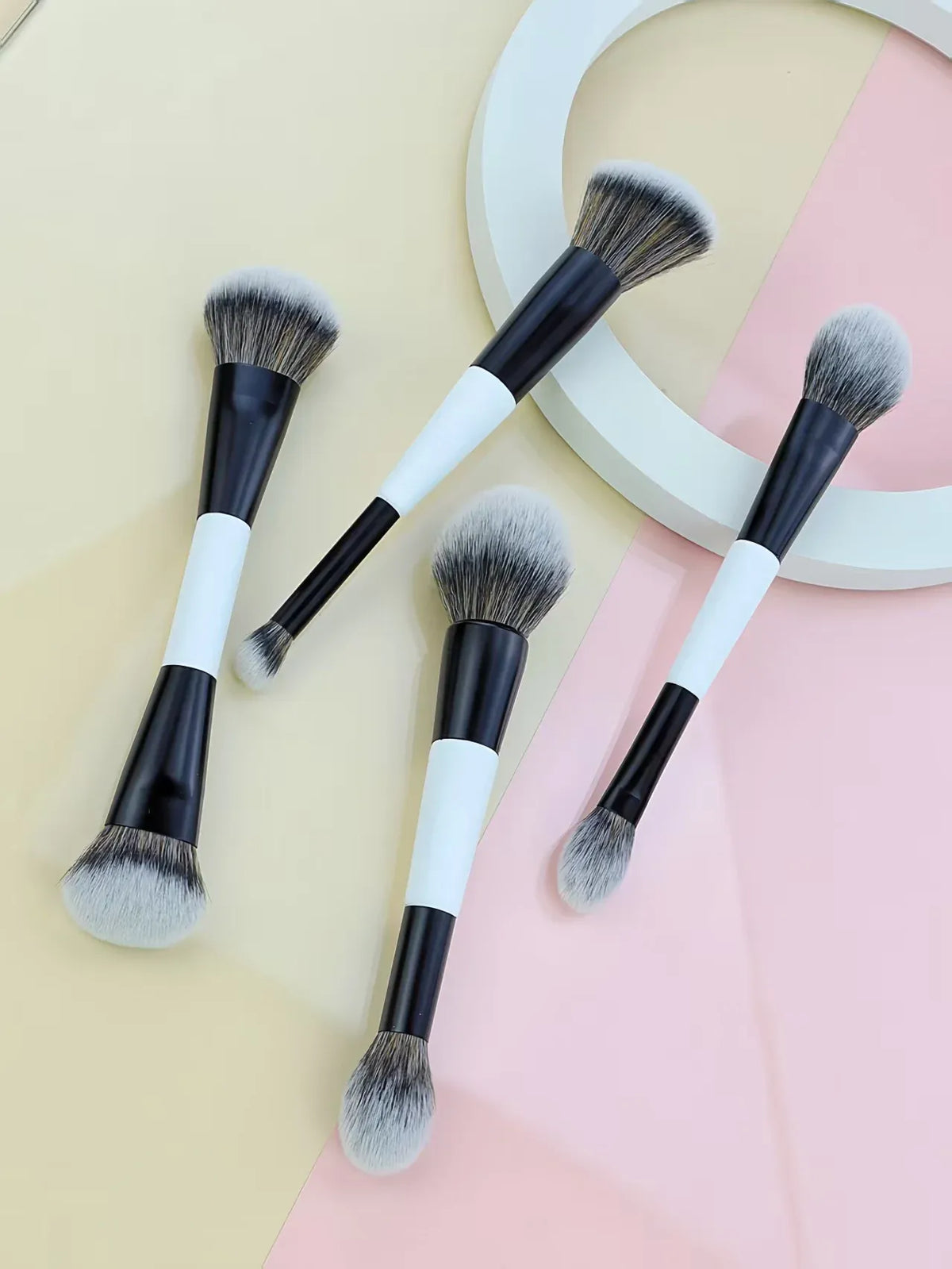 KissICON WHITE 4 Double-Headed Makeup Brushes - Multi-Functional Set