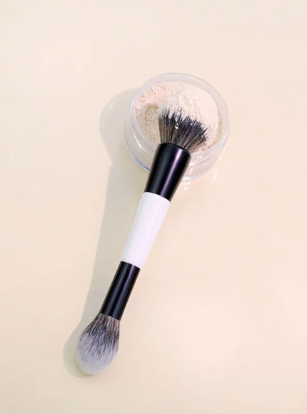 KissICON WHITE 4 Double-Headed Makeup Brushes - Multi-Functional Set
