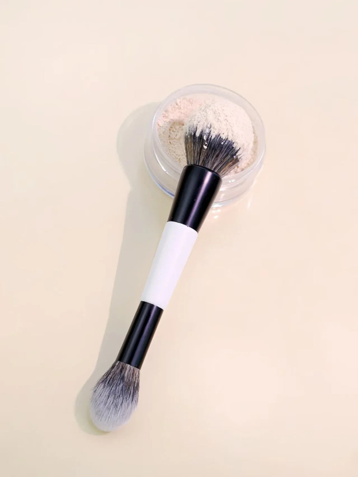 KissICON WHITE 4 Double-Headed Makeup Brushes - Multi-Functional Set