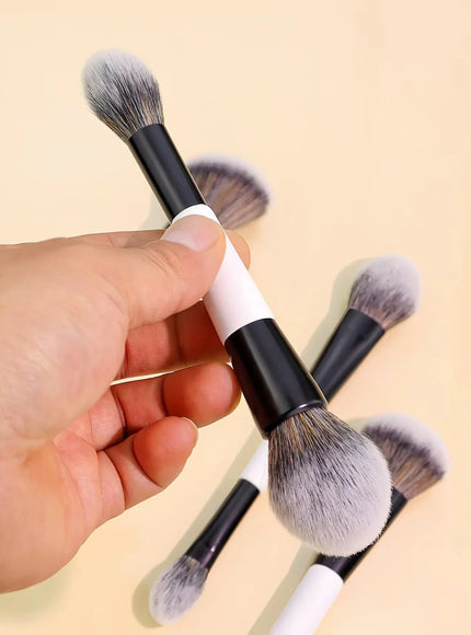 KissICON WHITE 4 Double-Headed Makeup Brushes - Multi-Functional Set