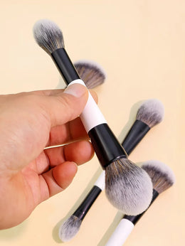 KissICON WHITE 4 Double-Headed Makeup Brushes - Multi-Functional Set