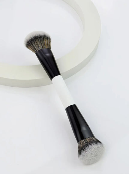 KissICON WHITE 4 Double-Headed Makeup Brushes - Multi-Functional Set