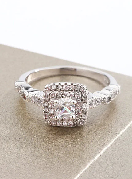 KissICON WHITE / 8 KissIcon Pink Diamond Ring Inlaid Sparkle - Gift Idea