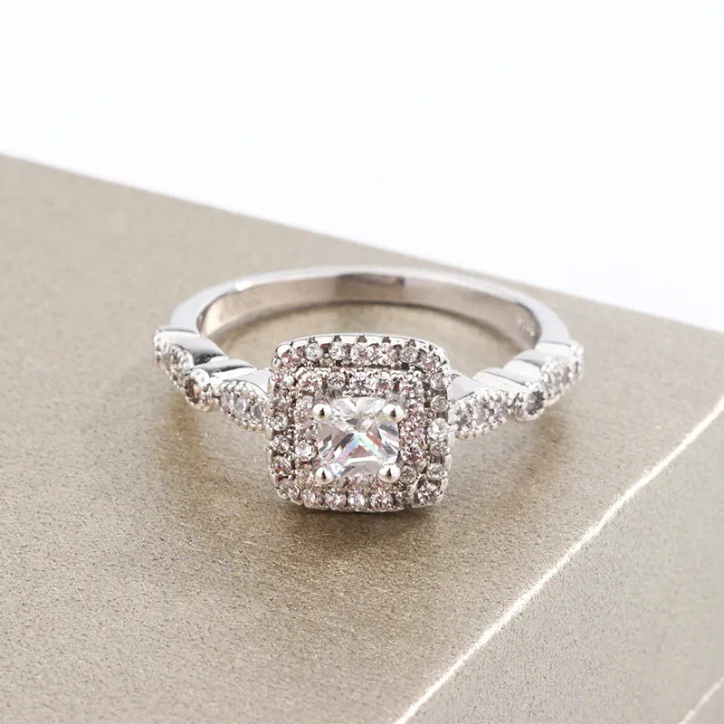 KissICON WHITE / 8 KissIcon Pink Diamond Ring Inlaid Sparkle - Gift Idea