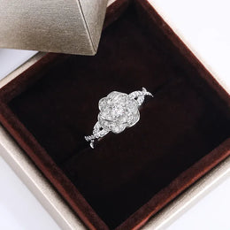 KissICON White / 9 KissIcon InterTwined 3D Rose Ring White Zircon - Dazzle