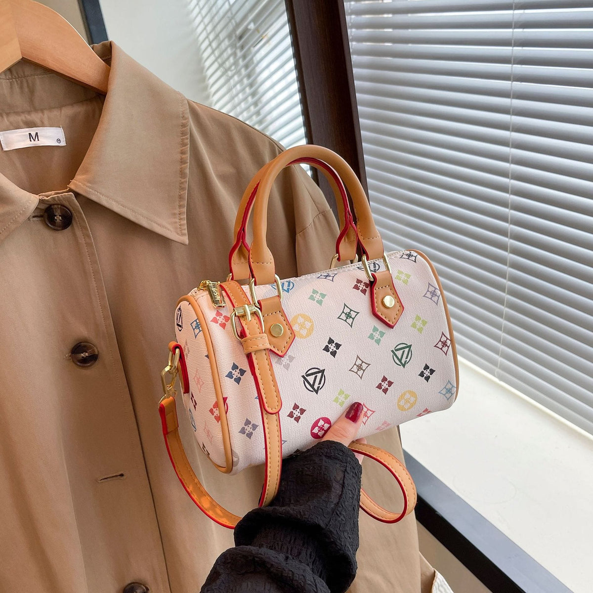 jkthpu-45 White Chic White PU Crossbody Bag