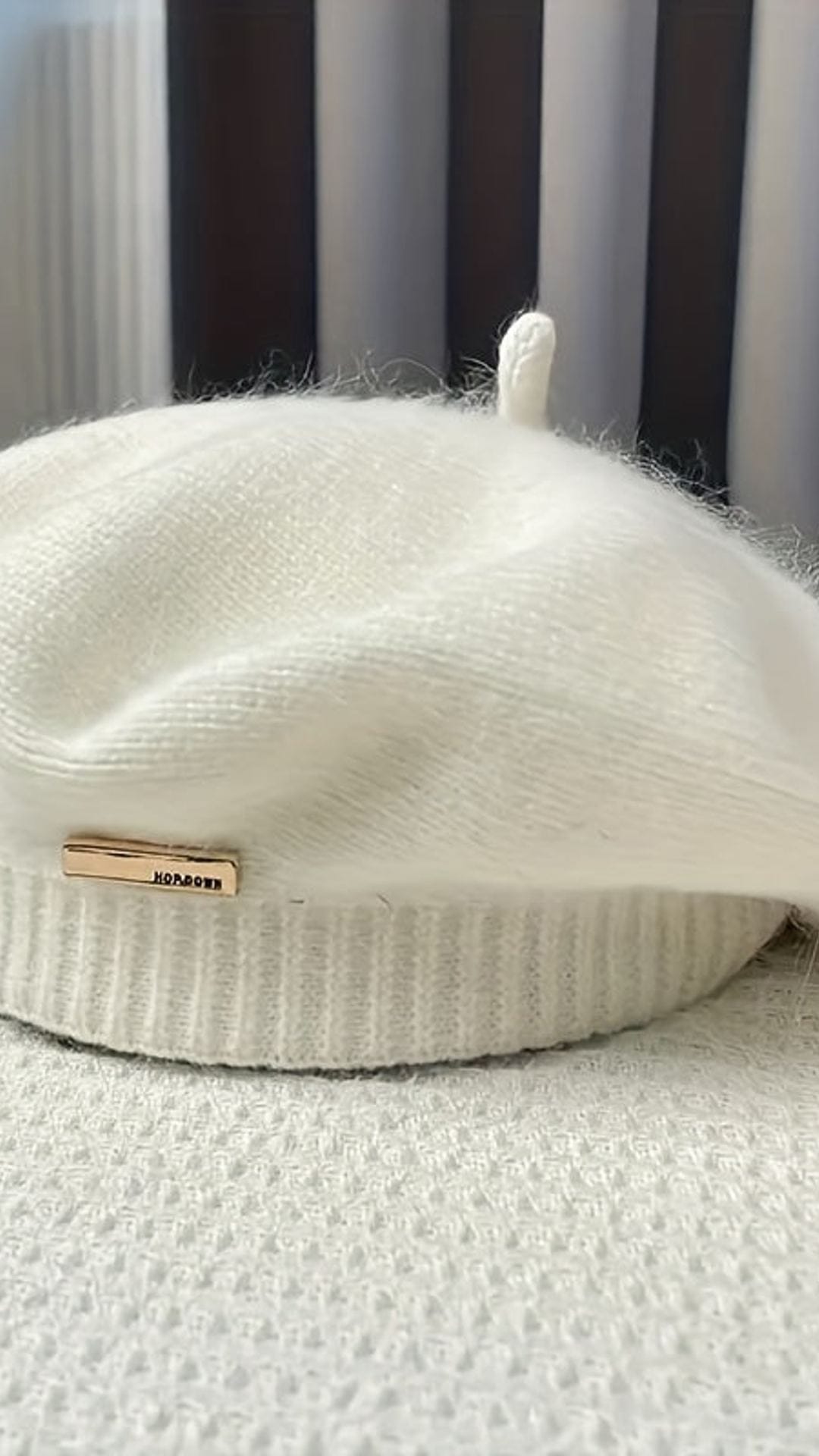 jkthpu-45 White Fantasy Holiday Beret Cozy Breathable AutumnWinter Style