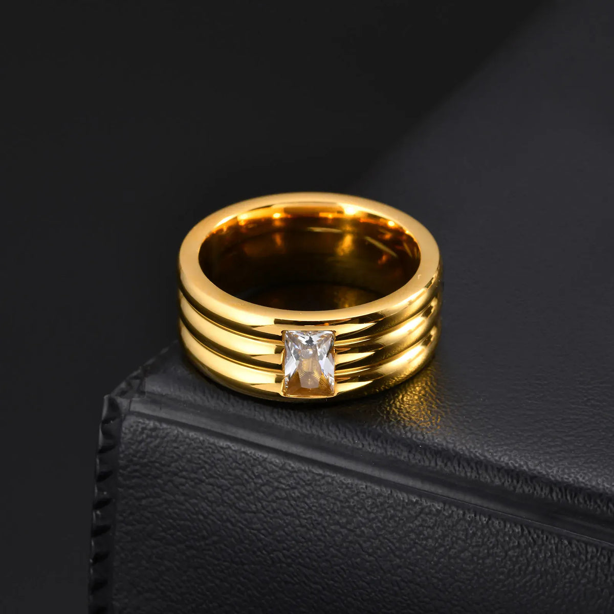 KissICON White Zircon Wedding Ring – Gold Plated Steel