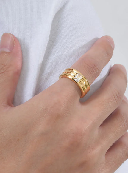 KissICON White Zircon Wedding Ring – Gold Plated Steel