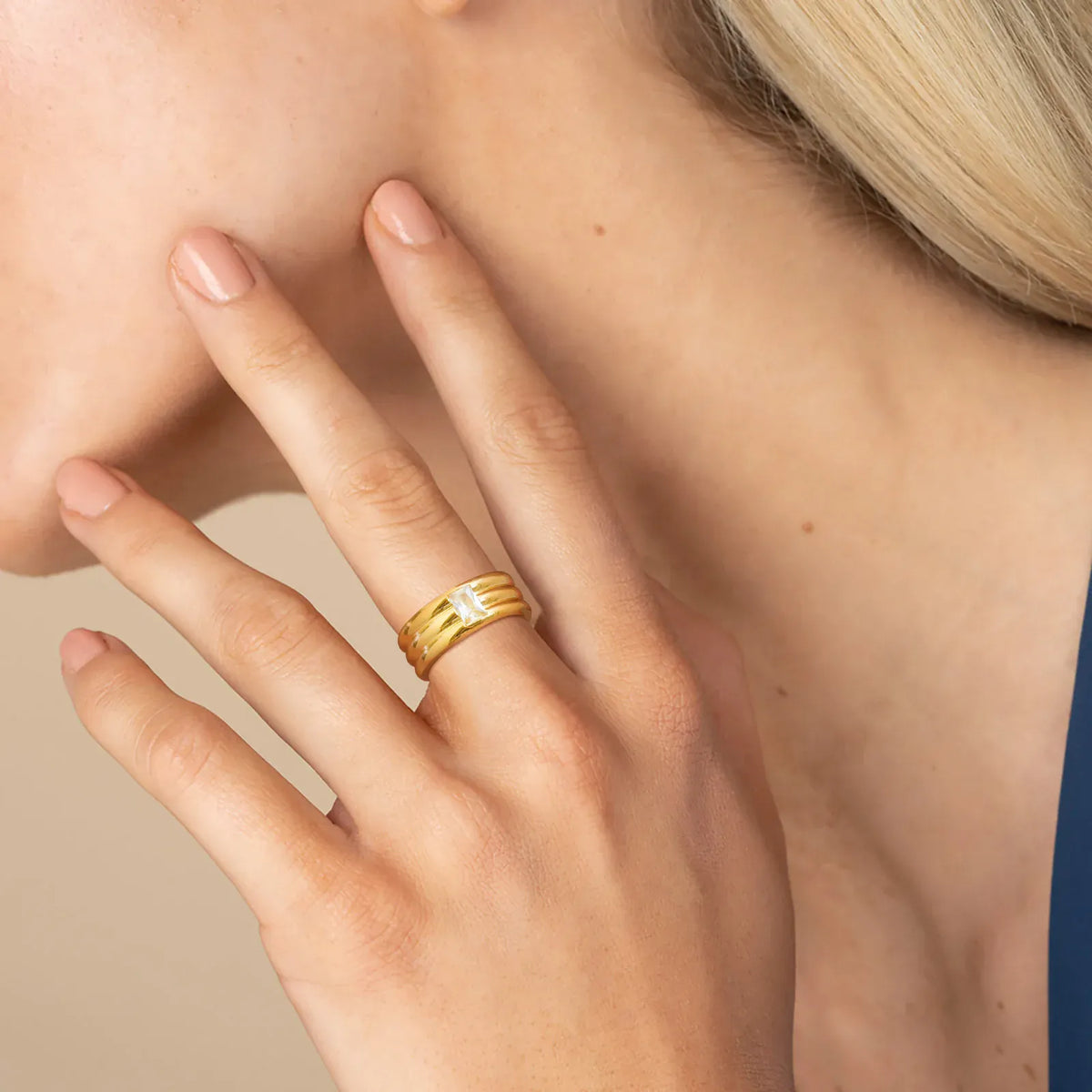 KissICON White Zircon Wedding Ring – Gold Plated Steel