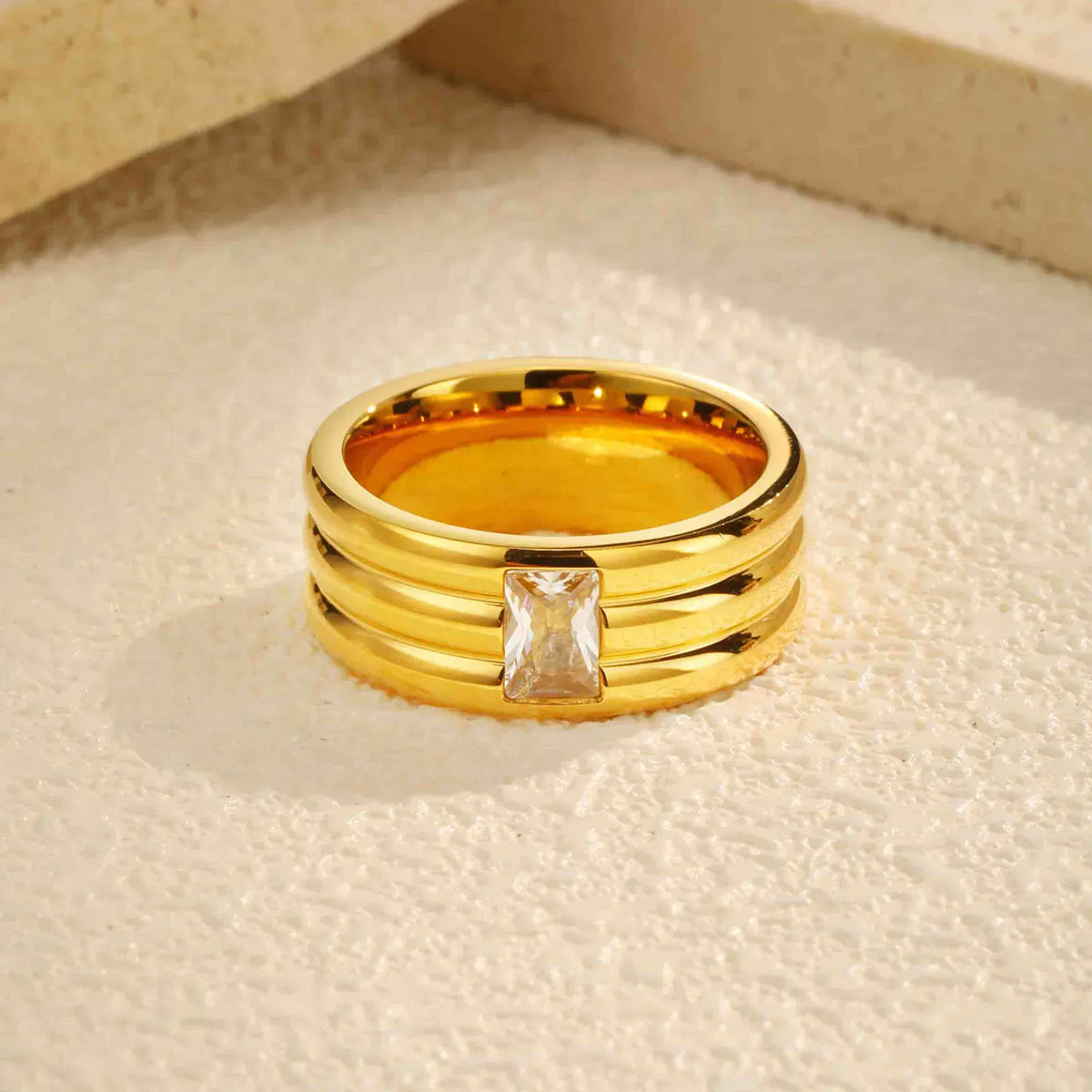 KissICON White Zircon Wedding Ring – Gold Plated Steel