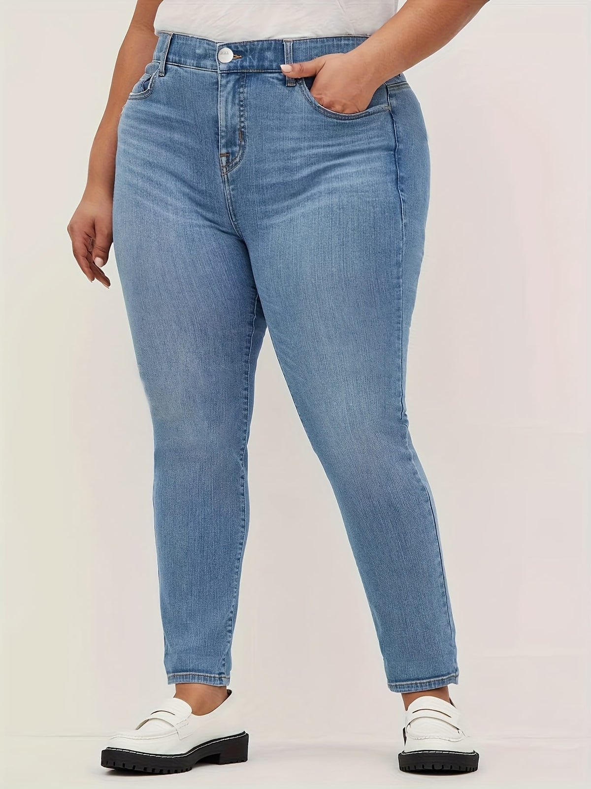 jkthpu-45 Women's Extra Wide Leg Light Wash Blue Distressed