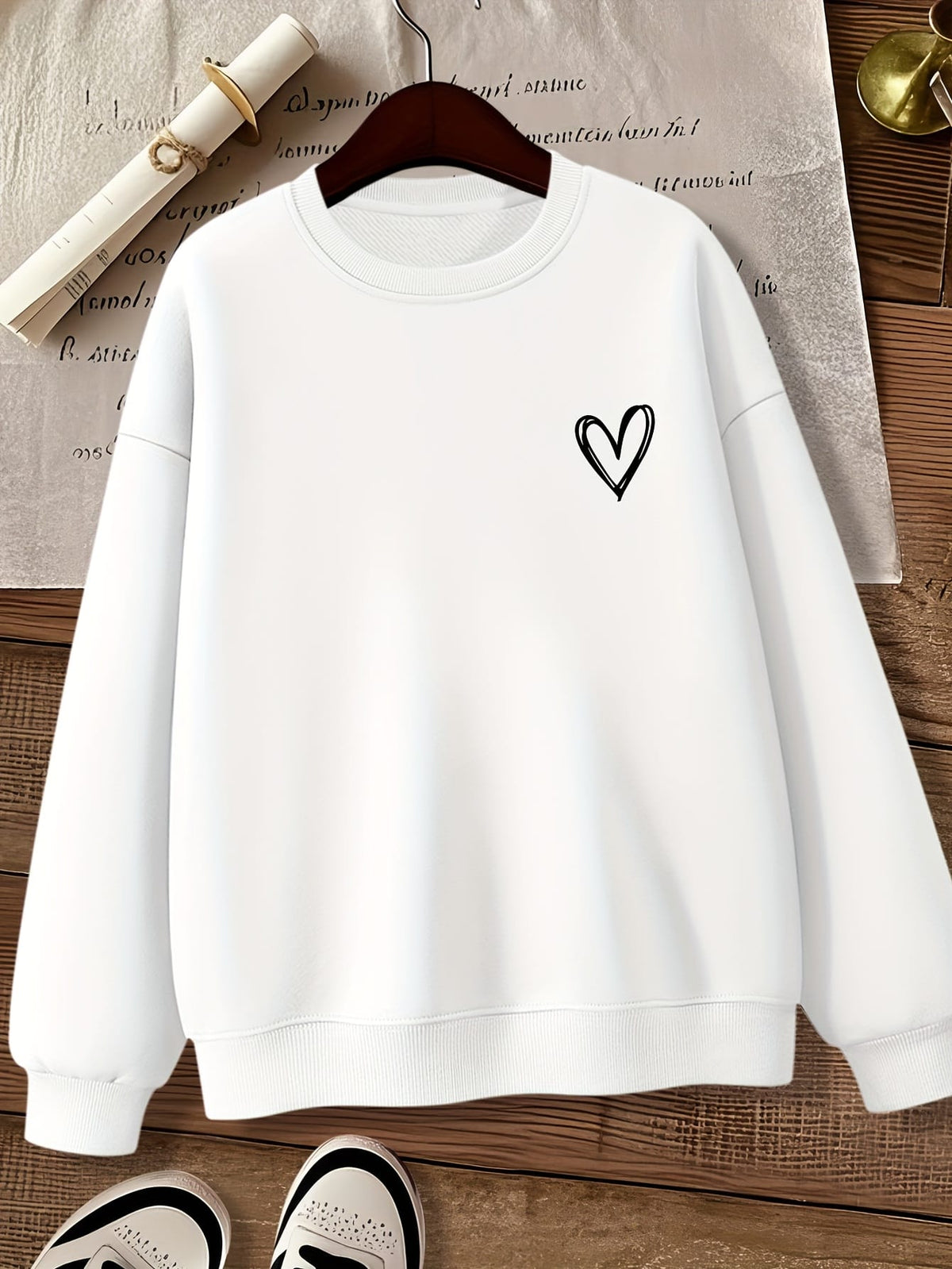 jkthpu-45 Women'S Gray Crew Neck Sweatshirt with Heart Design