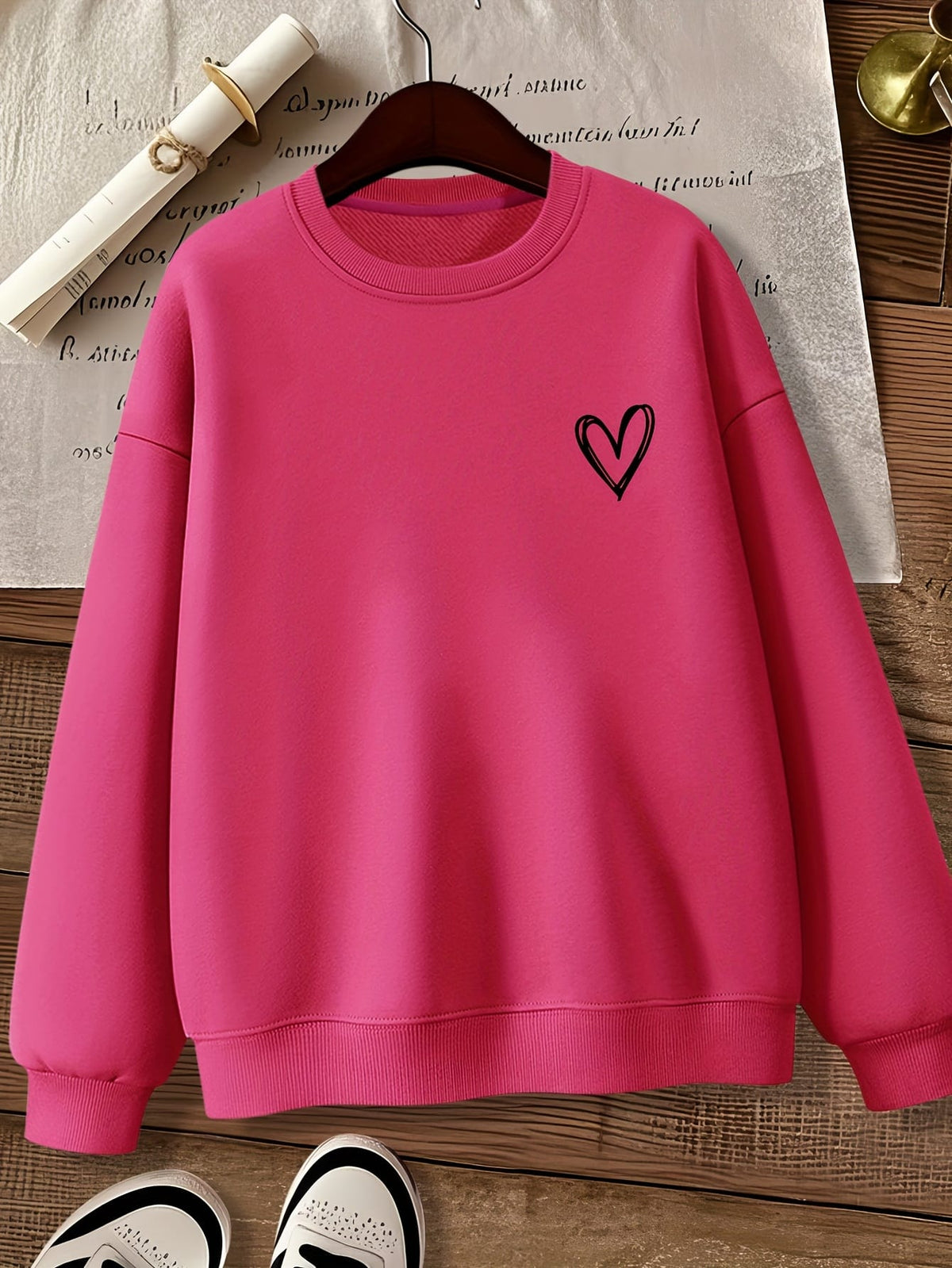 jkthpu-45 Women'S Gray Crew Neck Sweatshirt with Heart Design