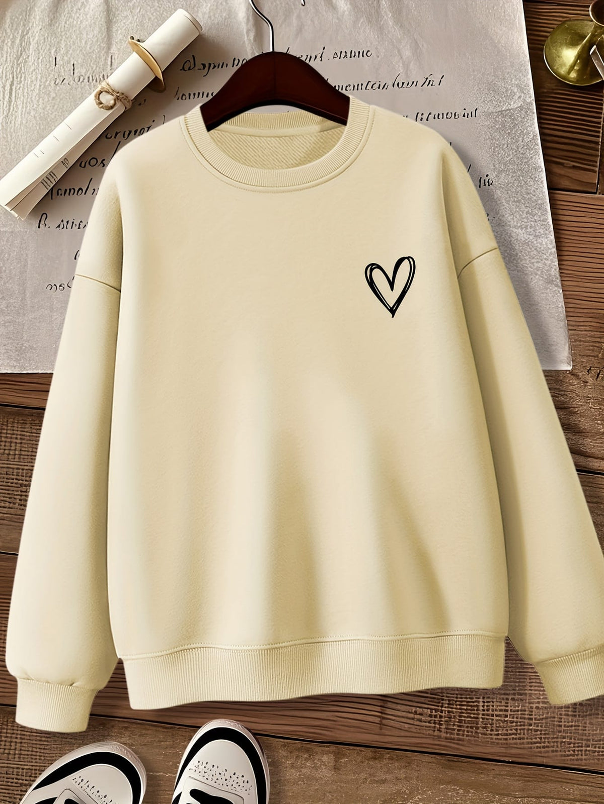 jkthpu-45 Women'S Gray Crew Neck Sweatshirt with Heart Design