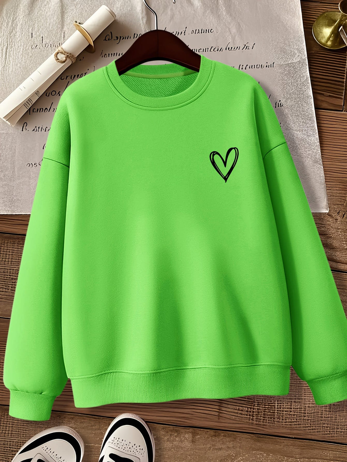 jkthpu-45 Women'S Gray Crew Neck Sweatshirt with Heart Design