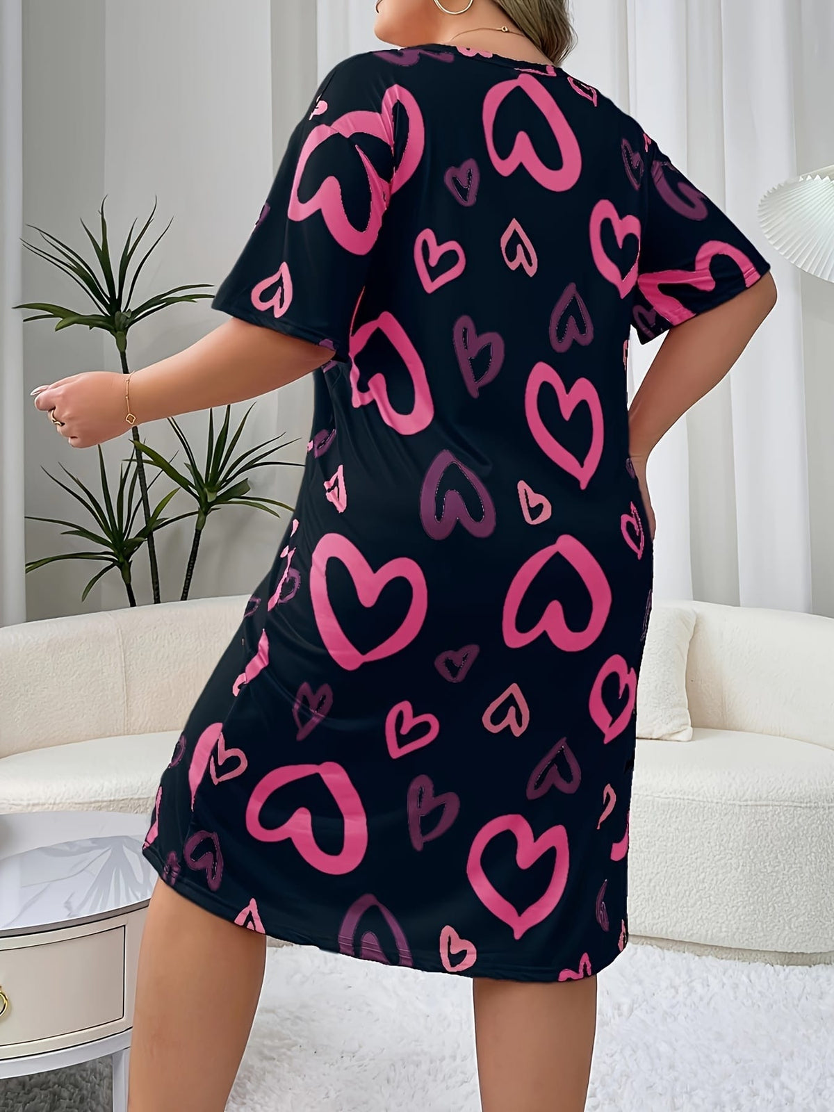 jkthpu-45 Women's Plus Size Casual Sleep Dress with Black & Pink Heart Pattern - Short Sleeve Round Neck Lounge Nightgown, Machine Washable All-Season Comfort, Sleepwear, Comfortable Nightwear, Easycare Fabric