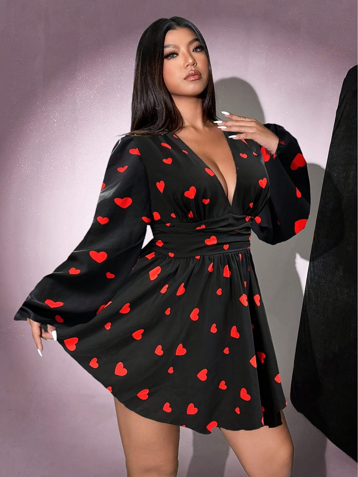 jkthpu-45 Women's Plus Size Heart Print V-Neck Mini Dress with Flared Sleeves – Cinched Waist, Black & Red Casual Spring & Summer Dress for Travel or Vacation