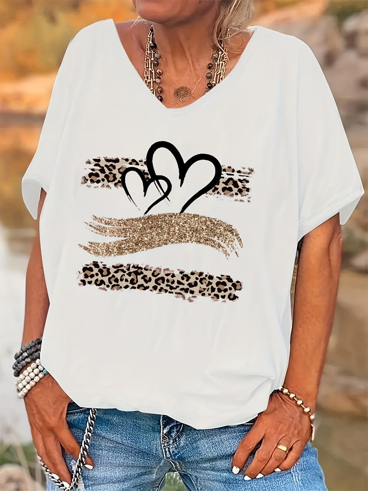 KissICON Women's Plus Size Leopard Print V-Neck T-Shirt with Heart & Glittery Hand Design, Casual Batwing Sleeve Top for All Seasons, Black Polyester Blend Tee, Ladies T Shirts