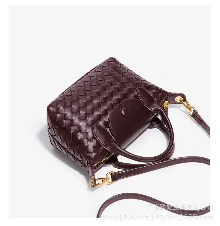 KissICON Woven Small Jiaozi Texture Popular Advanced Shoulder